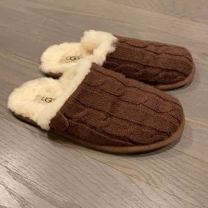 UGG sweater skit scuffette slipper